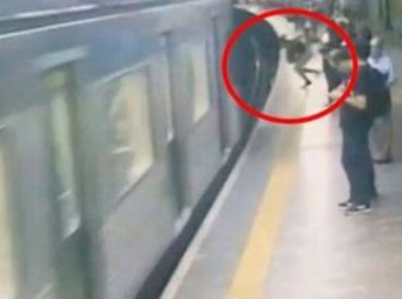 Hombre empuja a mujer a vías de un tren afirmando que cumplía orden del diablo
