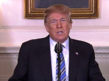 “En momentos oscuros nos afirmamos en la Palabra de Dios”, dice Trump tras tiroteo en Florida