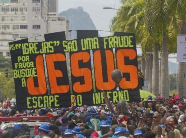 Grupo evangeliza durante Carnaval con mensaje: “Escape del infierno”