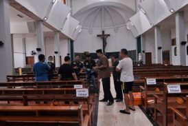 Hombre con machete ataca a cristianos durante servicio religioso