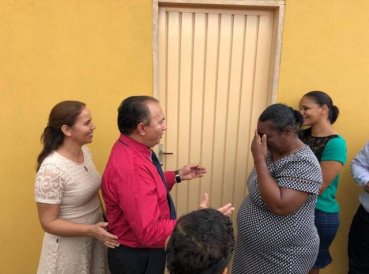 Iglesia reconstruye casa de anciana usando diezmos y ofrendas