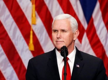 Mike Pence llamado “loco” por afirmar que conversa con Jesús