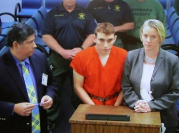 Tirador de escuela en Florida afirma que “voces de demonios” le guiaron