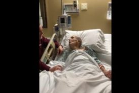 Viral video de anciano cantando “Cuán grande es él” antes de morir