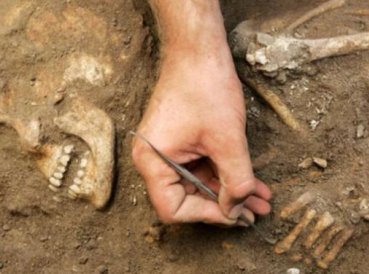 Arqueólogos descubren tumba de 3.600 años en ciudad citada en Apocalipsis