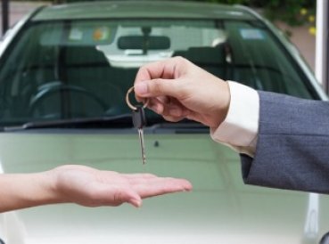 Iglesia regala 5 autos: Queremos ser ‘exageradamente generosos’, dice pastor