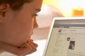 Pastor da 7 motivos porque niños no deberían acceder a redes sociales