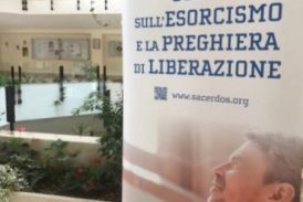 Curso do Vaticano enseña como expulsar demonios por  celular