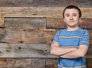 Actor Atticus Shaffer cuenta cómo raro síndrome le acercó a Dios