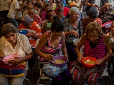 En Venezuela, pastor-candidato atrae a multitud distribuyendo sopa gratis