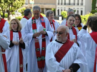 Transgéneros son alentados a convertirse en sacerdotes en la Iglesia Anglicana