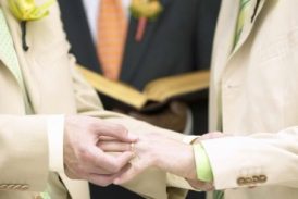 Iglesia Episcopal quiere quitar “marido y mujer” de ceremonias de matrimonio
