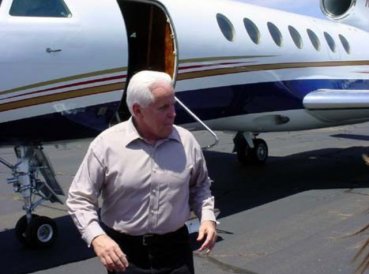 Pastor defiende que “si Jesús viniera en nuestros días, tendría un jet”