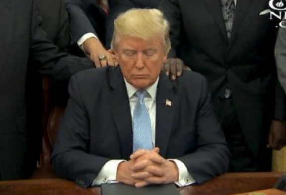 Trump es criticado por decir que “la fe es más poderosa que el gobierno”