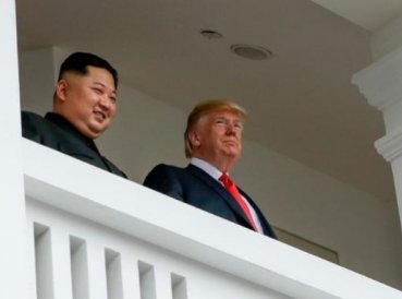 Corea del Sur prohíbe envío de biblias al Norte para no “entorpecer” acuerdo de paz