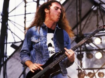 Ex bajista de Metallica tuvo un encuentro con Dios antes de morir, dice su hermana