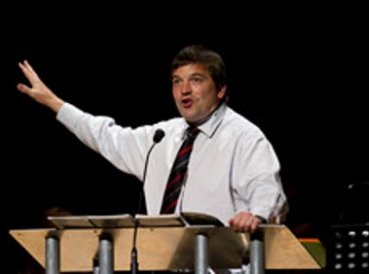 “Iglesias que apoyan matrimonio gay necesitan arrepentirse”, dice evangelista