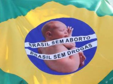Mayoría de brasileños está en contra de descriminalizar drogas y legalizar aborto