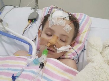 Niña en coma vuelve a caminar tras haber sido diagnosticada con 99% del cerebro muerto