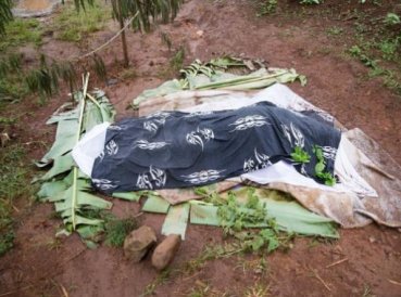 Soldados matan traductor de la Biblia y nuevos ejemplares sufren barreras en África