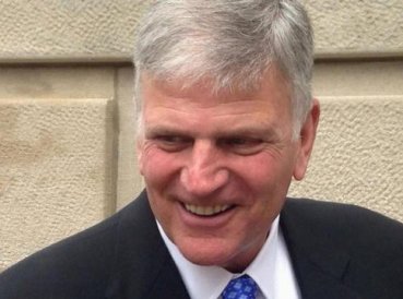 Anuncios evangelísticos de Franklin Graham fueron eliminado tras gran alboroto