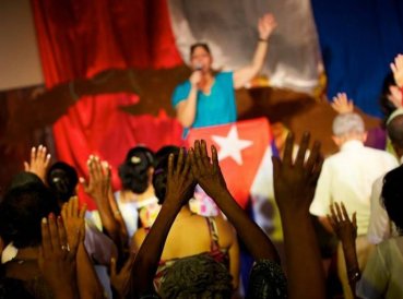 Cinco denominaciones evangélicas se oponen al matrimonio gay