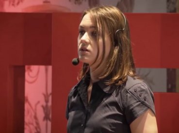 Expositora causa protestas por decir que se debe aceptar pedofilia como “orientación sexual”