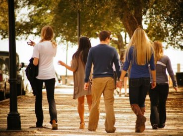 Gen Z es más abierto a la fe, dice una nueva encuesta