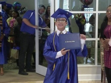 “Genio” de 11 años se forma y declara: “Voy a probar por la ciencia que Dios existe”