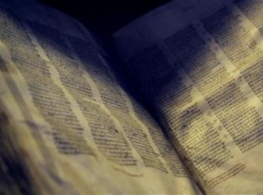 Iglesia de Nueva Zelanda encuentra una Biblia de 400 años en su armario