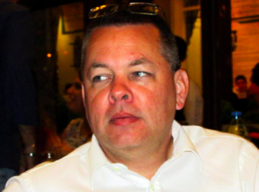 Pastor Andrew Brunson permanece en la cárcel tras audiencia en la corte