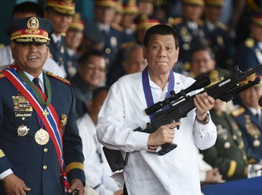 Rodrigo Duterte promete renunciar si alguien prueba que Dios existe
