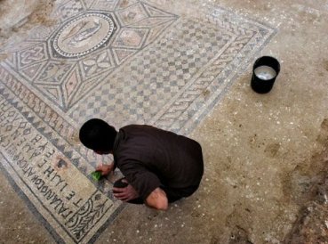 Arqueólogos encuentran ruinas de iglesia en Armagedón