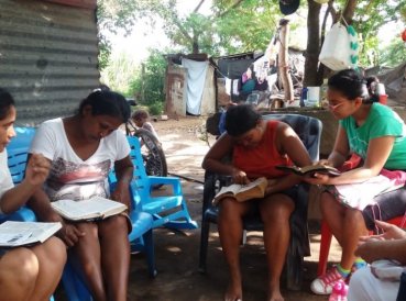 Iglesias llevan comida a familias tras crisis en Nicaragua