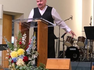 Pastor declarado muerto, vuelve a la vida