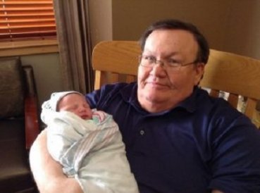 Pastor es alcanzado por rayo y sobrevive