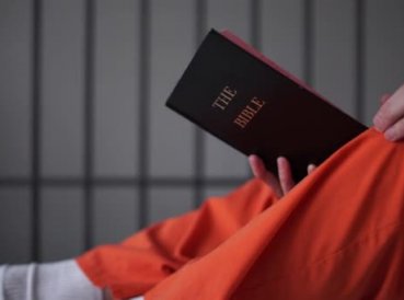 Pastor y su esposa pasan luna de miel en cárcel por predicar