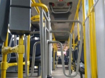 Evangélica agredida por cantarle a Dios en un bus