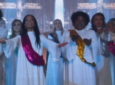 ‘Insatiable’ de Netflix se burla cristianos y el Espíritu Santo