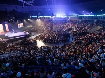 Más de 100 mil personas adoran a Dios en Perú