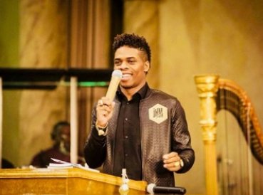 Joshua Holmes es ‘Jesús en la carne’, dicen sus seguidores