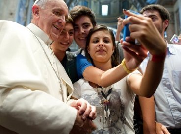 Papa Francisco insta a usar “Pokemon Go católico