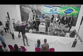 Pastor es baleado en iglesia mientras predicaba de Cristo