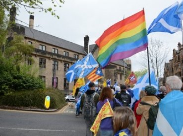 Escocia primer país en exigir que escuelas enseñen LGBT
