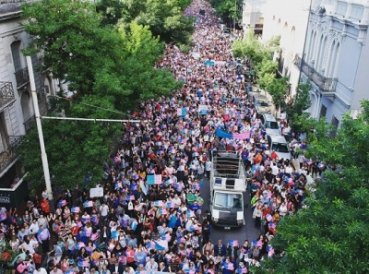 Miles marchan en Argentina contra ideología de género