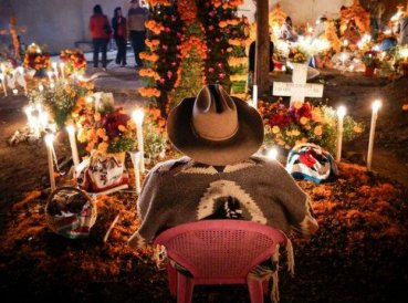 Pastor: “Cristianos no deberían orar por los muertos”