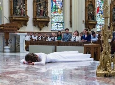 4 mil mujeres vírgenes de 78 países dicen haberse casado con Cristo