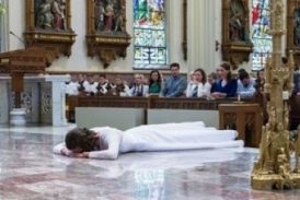 4 mil mujeres vírgenes de 78 países dicen haberse casado con Cristo
