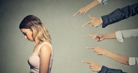 9 señales de que en tu iglesia te están acosando por esto
