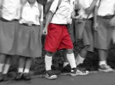 Escuelas enseñarán que “los niños también pueden menstruar”